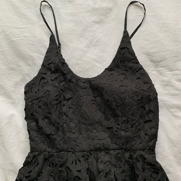 Black Floral-cut Scoop Dress (Size: S) - Picture 2 of 4